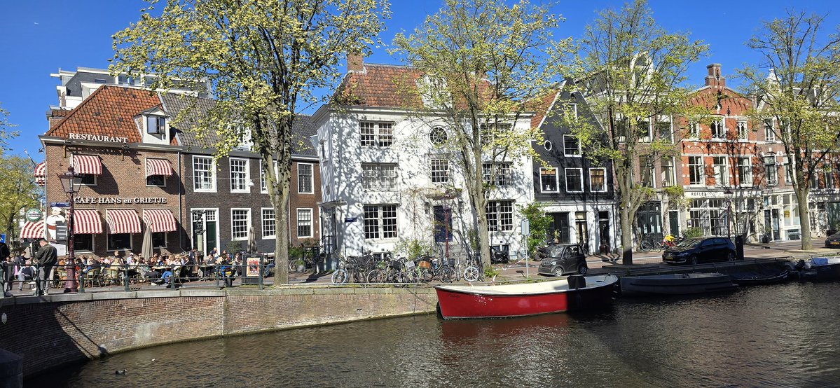 Martin1960's tweet image. Wat #Ovidius kan, kunnen wij ook: we metamorfoseren water in een oogwenk in bier... 😎🍻 #Amsterdam #HansEnGrietje