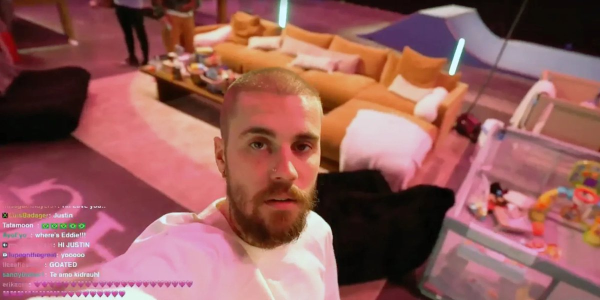 Justin Bieber Central tweet media