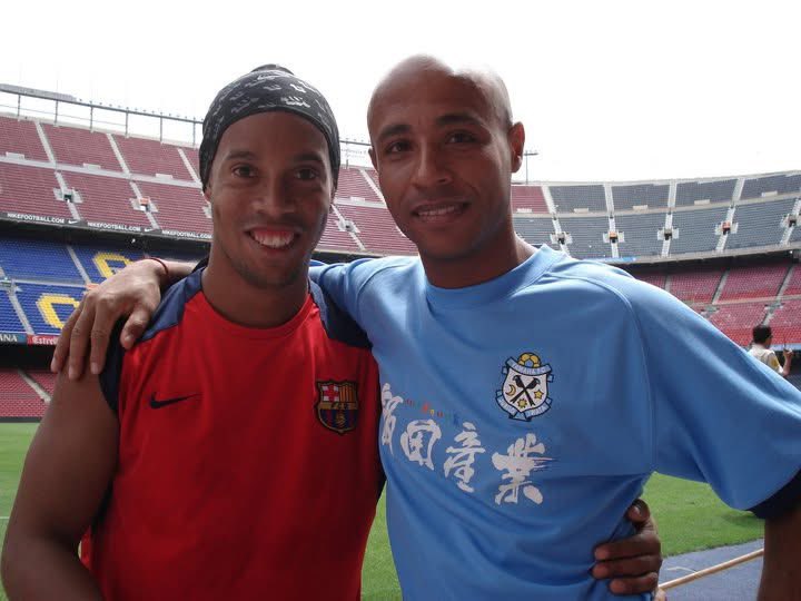 Não posso levar o documentário do Ronaldinho Gaúcho a sério se não fala dos momentos dele com o gigantesco senhor meu pai!!!! Falha das grandes <a href="/NetflixBrasil/">Netflix Brasil</a>, favor adicionar um especial com o homem 🫵🏼