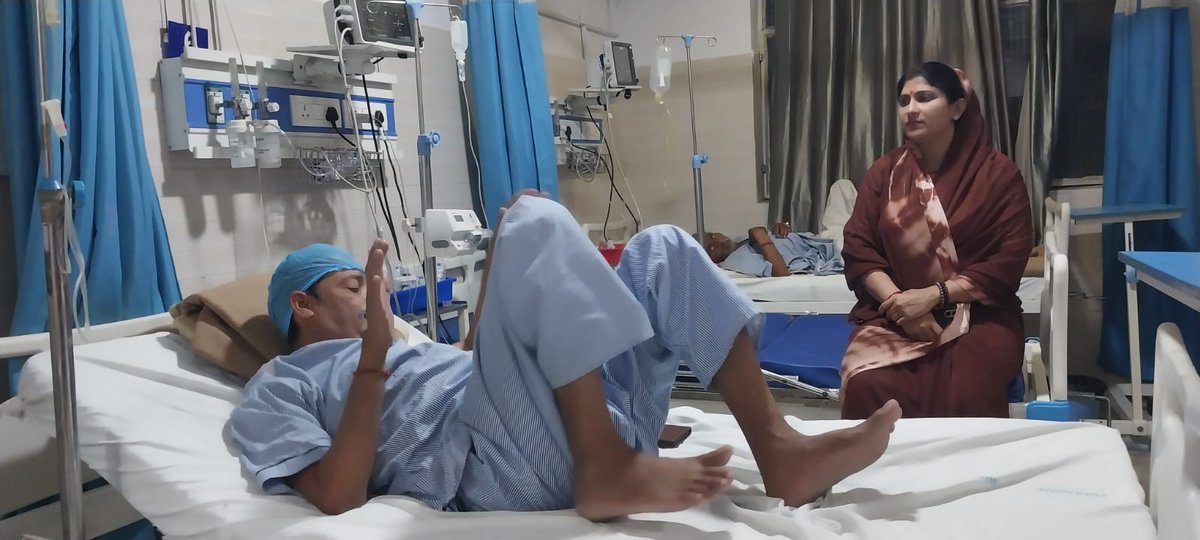 rolisinghbjp's tweet image. पूर्व जिला संयोजक बबलू निषाद जी के अस्वस्थ होने की सूचना पाकर तत्काल अस्पताल पहुंचकर कुशलक्षेम जाना।
ईश्वर से उनके शीघ्र स्वस्थ होने की प्रार्थना करता हूँ।
परिवार के साथ इस कठिन समय में हम सभी मजबूती से खड़े हैं। 🙏

#Narendra_Modi #MYogiAdityanath
#JPNadda #NitinNabin