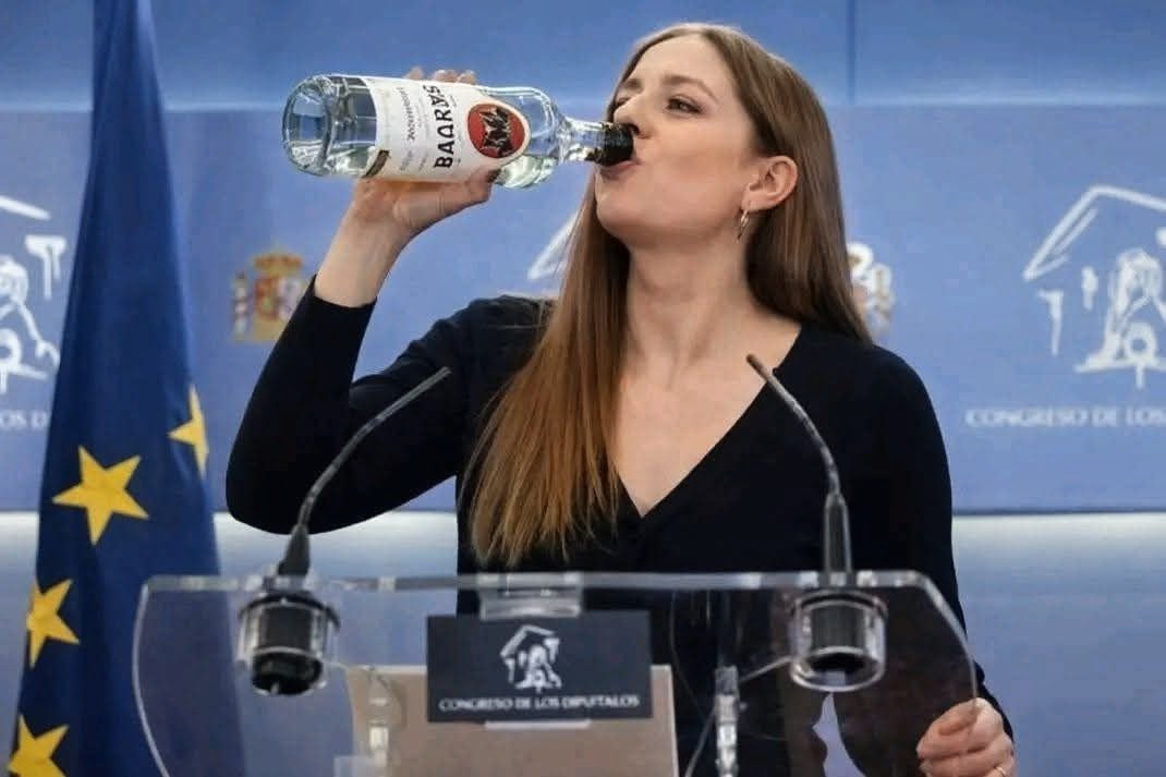 <a href="/EsterMunoz85/">ESTER MUÑOZ</a>