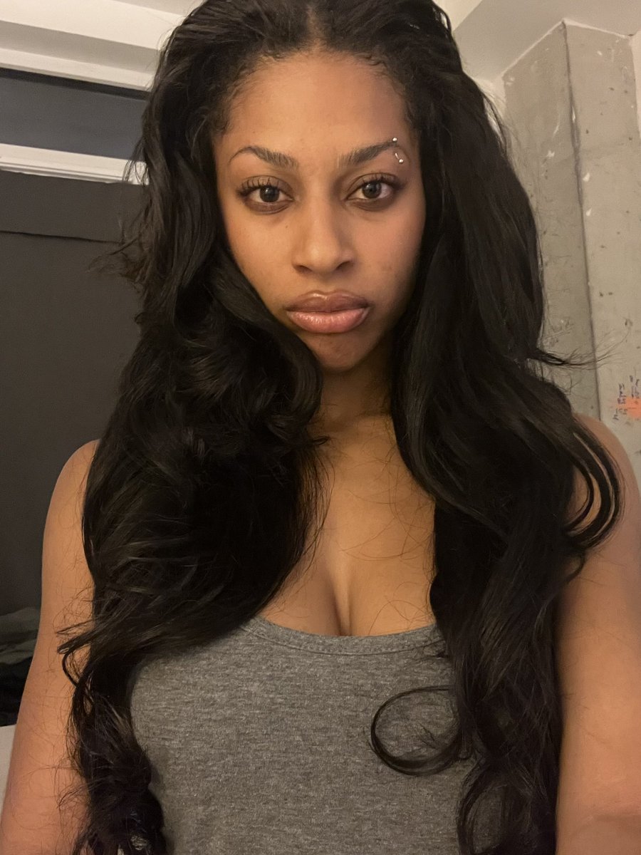 Maya Avery tweet media