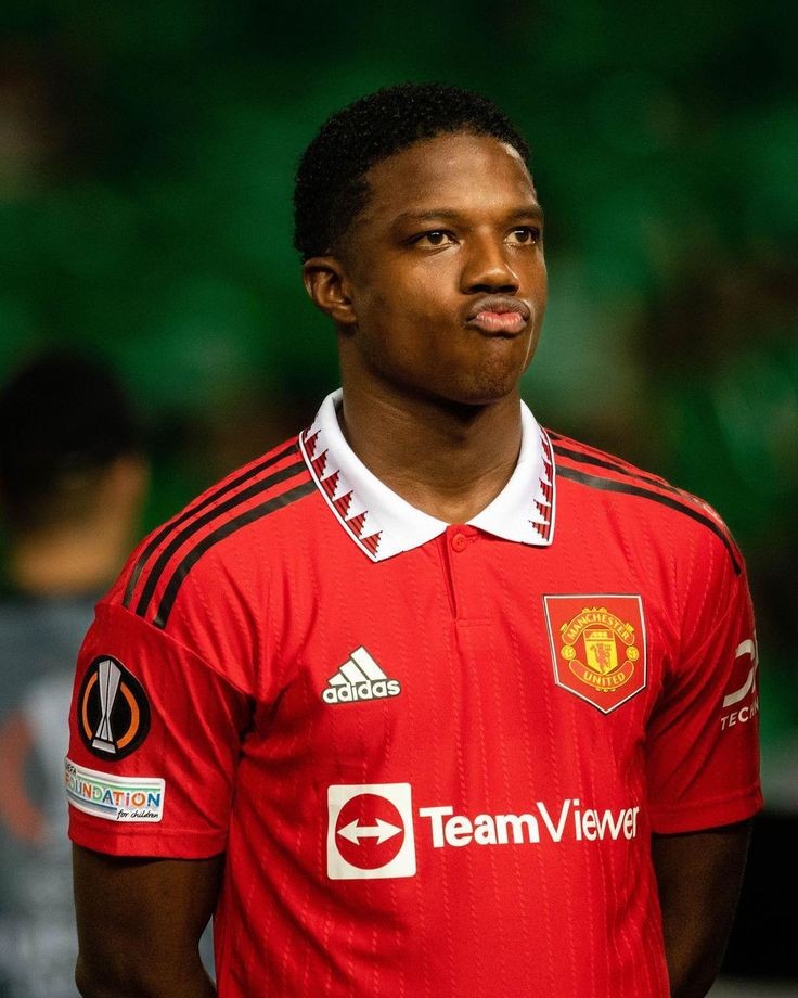 AARONATION 👽 tweet media