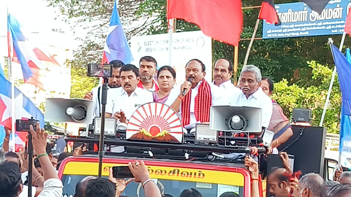 GeethaNatrajanB's tweet photo. #கோபிசெட்டிபாளையம்_சட்டமன்றத்_தொகுதி, திமுக தலைமையிலான மதசார்பற்ற முற்போக்கு கூட்டணியின் கழக வேட்பாளர், திரு.@NallasivamDMK அவர்களுடன் கோபியில் இன்று உதயசூரியன் சின்னத்திற்கு ஆதரவு திரட்டி பிரச்சாரத்தை இனிதே நிறைவு செய்தோம் #ஸ்டாலின்_தொடரட்டும் #தமிழ்நாடு_வெல்லட்டும் 
#VoteForDMK https://t.co/R0y1rB94KD