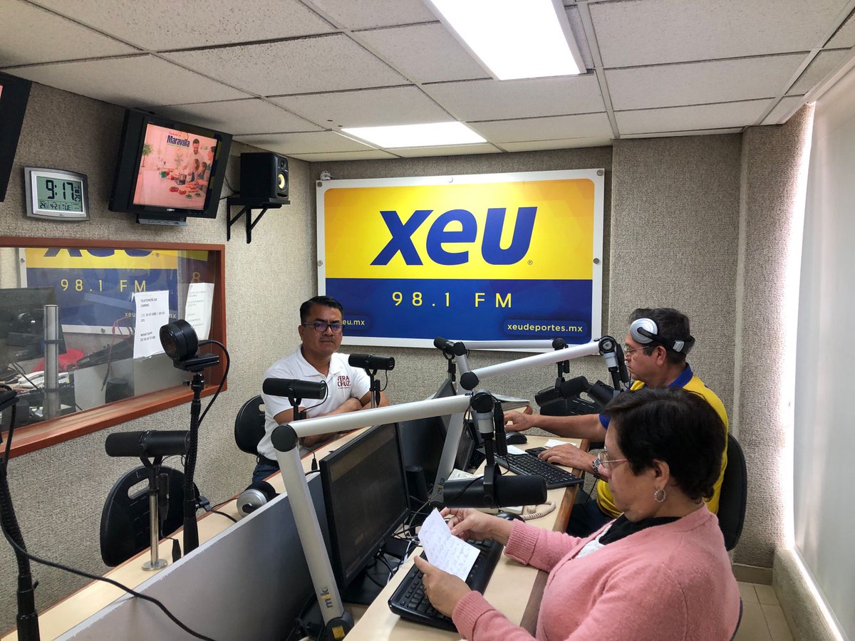 xeunoticias's tweet photo. Hoy en #PeriodismoDeAnálisis de #XEU con el tema: 

¿Cómo se dio la invasión norteamericana de 1914 en #Veracruz? 

Invitados especiales: @MIGUEL_SALVADOR, Presidente de la Fundación de la Crónica de la Ciudad de Veracruz
Ivonne Moreno, Promotora Cultural y Artística,
El historiador del Archivo Histórico de Veracruz, Ricardo Teodoro Alejandrez. 

🎙️ Conduce:@bezavaleta 

Escúchanos en el #98.1FM y en internet  👉https://t.co/rcdt31I5s8