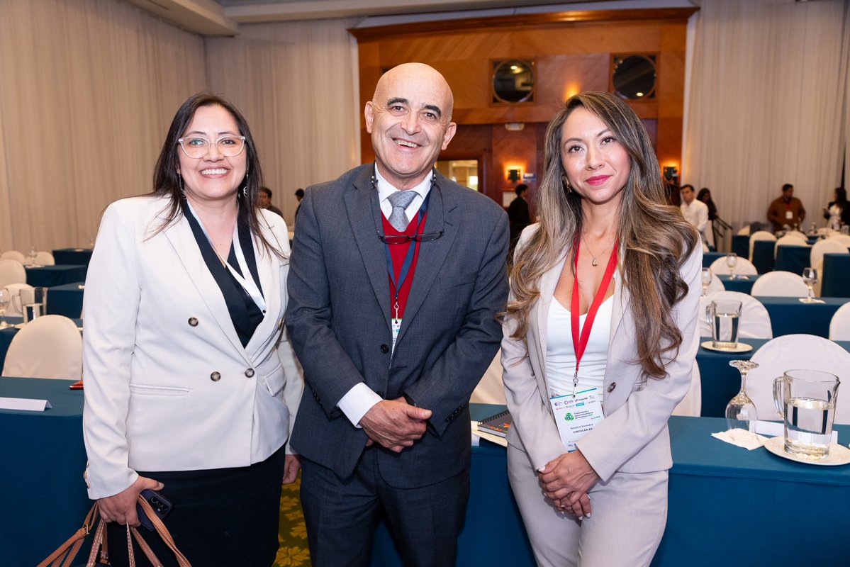 ♻️ Guayaquil impulsa soluciones sostenibles

<a href="/circular_ep/">Circular EP</a> participó en un seminario internacional en Quito, donde se compartieron experiencias y tecnologías para el aprovechamiento de residuos bajo un enfoque de economía circular.

Desde la ciudad se destacó el modelo de gestión
