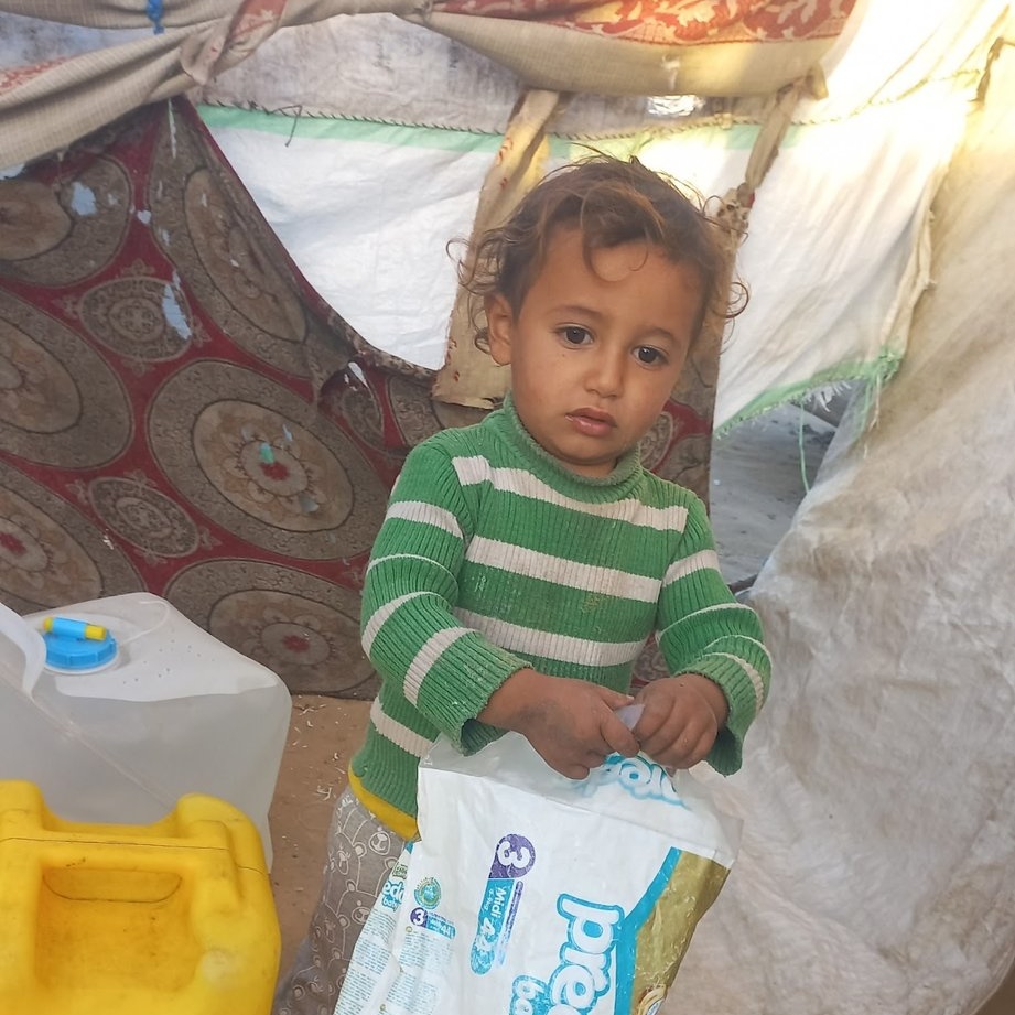 AhmadMatar00's tweet image. Unfortunately, no one cares about us anymore. Frankly, we are hungry and need food and medicine. 

If you're browsing, please leave a comment. It's just a comment. 😭
chuffed.org/project/help-a…