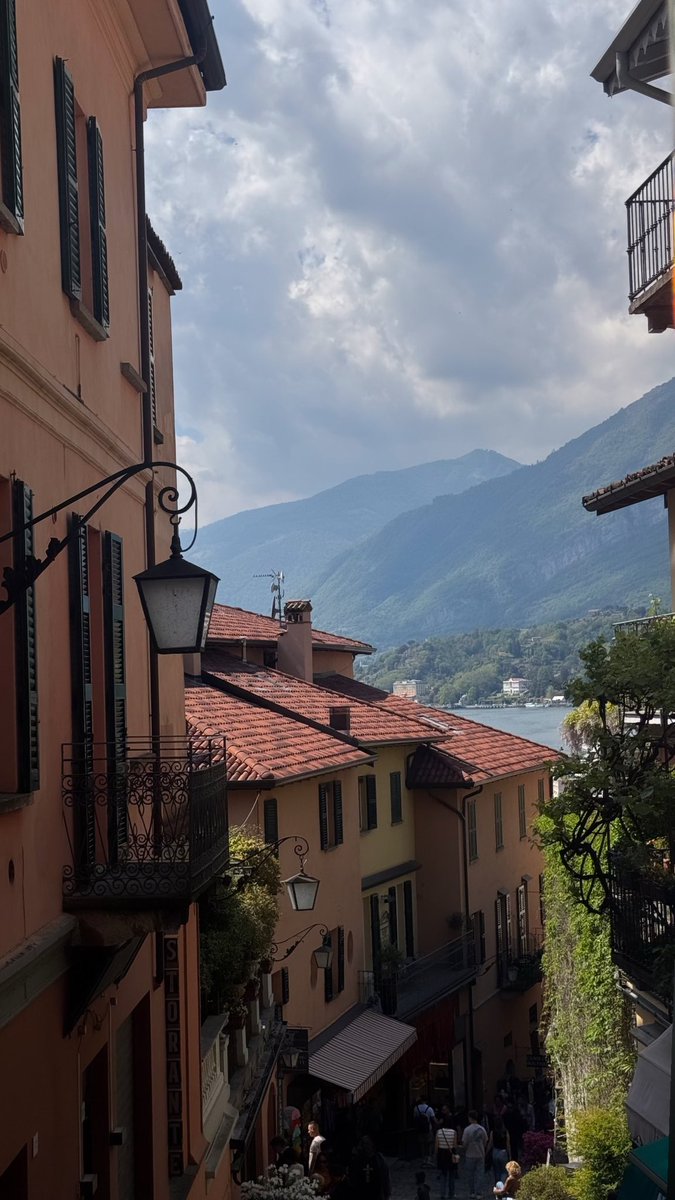 _haaalss's tweet photo. - When in Como 🪄 https://t.co/ombBq6z06C