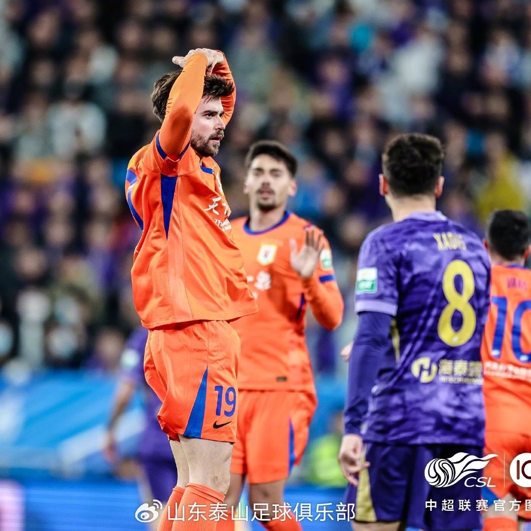 sdtsfcbrasil's tweet photo. Full Time Tianjin Jinmen Tiger 1 X 2 Shandong Taishan 

Com gols feitos por Zeca e Chen Zeshi o Shandong Taishan vence e soma 3 pontos no campeonato chinês 

+3 

#山东泰山 #shandongtaishanfc #weareone #csl2026 #chinesesuperleague https://t.co/V0RcdX6h50