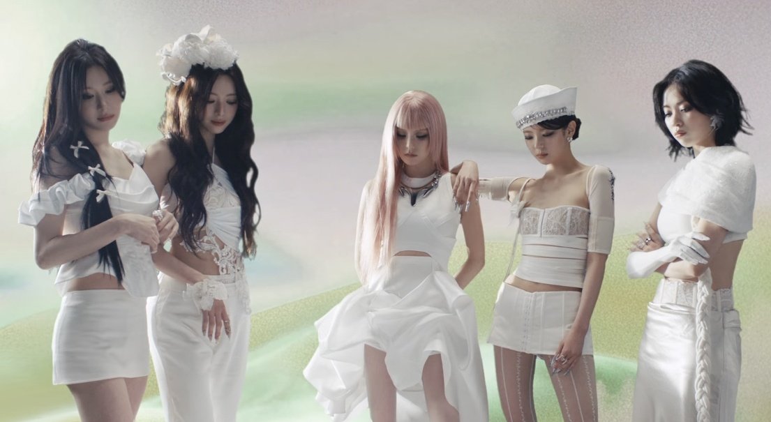 ash≷ saw itzy tweet media