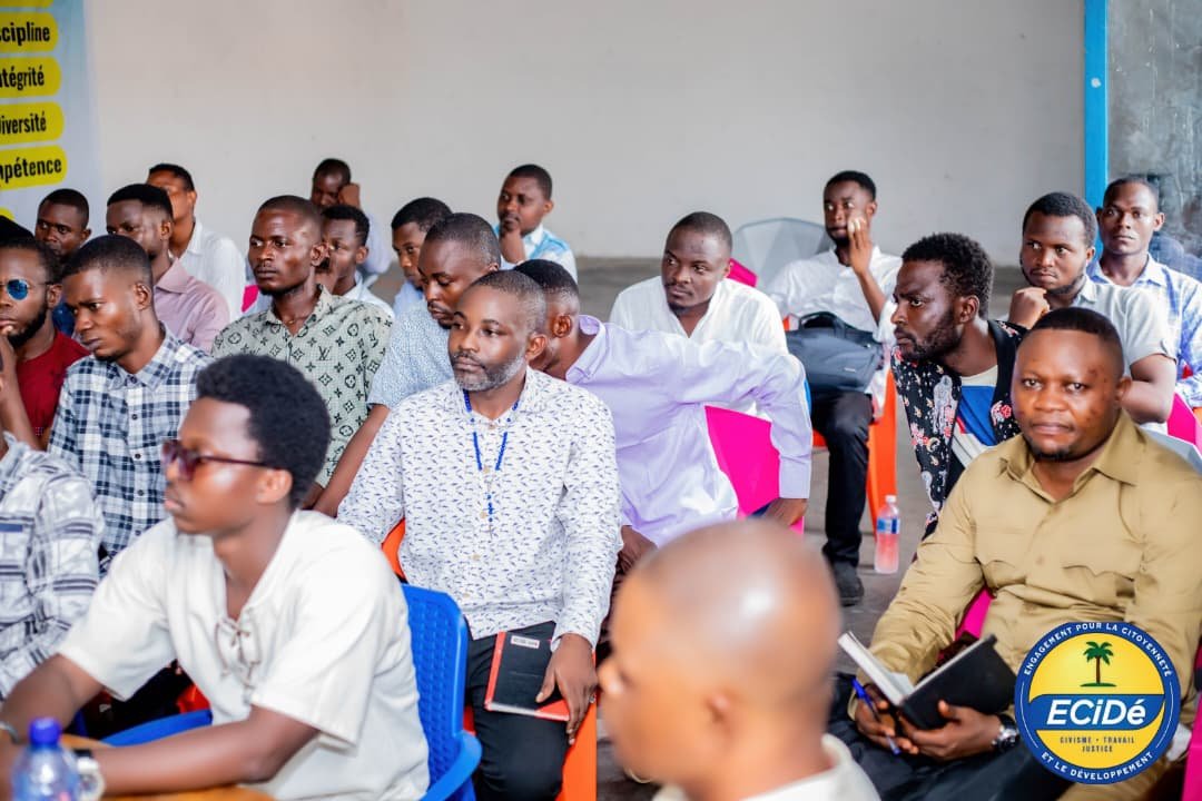 Formation idéologique du parti.

Hier lundi 20 avril, nous avons été formés par le président Martin Fayulu sur l'idéologie du parti et les différents courants politiques.

L'<a href="/ECiDeRDC/">ECiDé RDC</a> est une véritable école politique. <a href="/ProbstEd1/">Edith Probst</a> <a href="/ImperiumDan/">Daniel-louis Mpela</a> <a href="/ElogeMavungu/">Eloge MAVUNGU YALA</a>