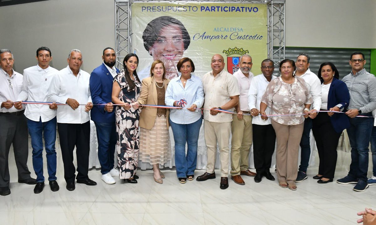 AlcaldiadeLV's tweet photo. Quedó inaugurado el Centro Comunitario “Senda de Luz”, una obra del Presupuesto Participativo que impulsa el bienestar y desarrollo de La Vega.

#LaVega #SendaDeLuz #GestiónMunicipal https://t.co/ZrMg9w4PJf