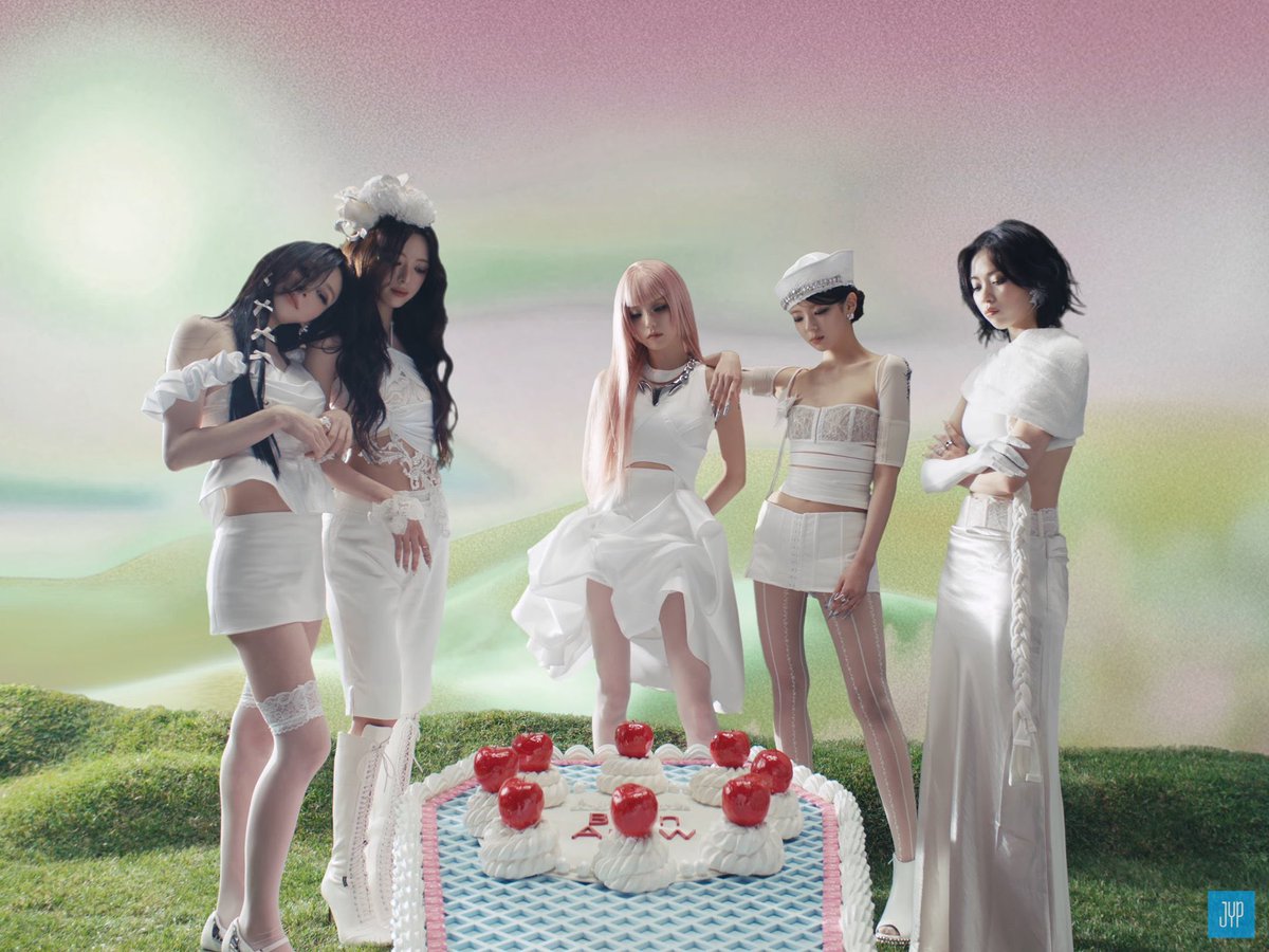 白衣装だーいすき😭🤍
絶対トレカ絶対トレカ♪ スペエディかな？☺️☺️