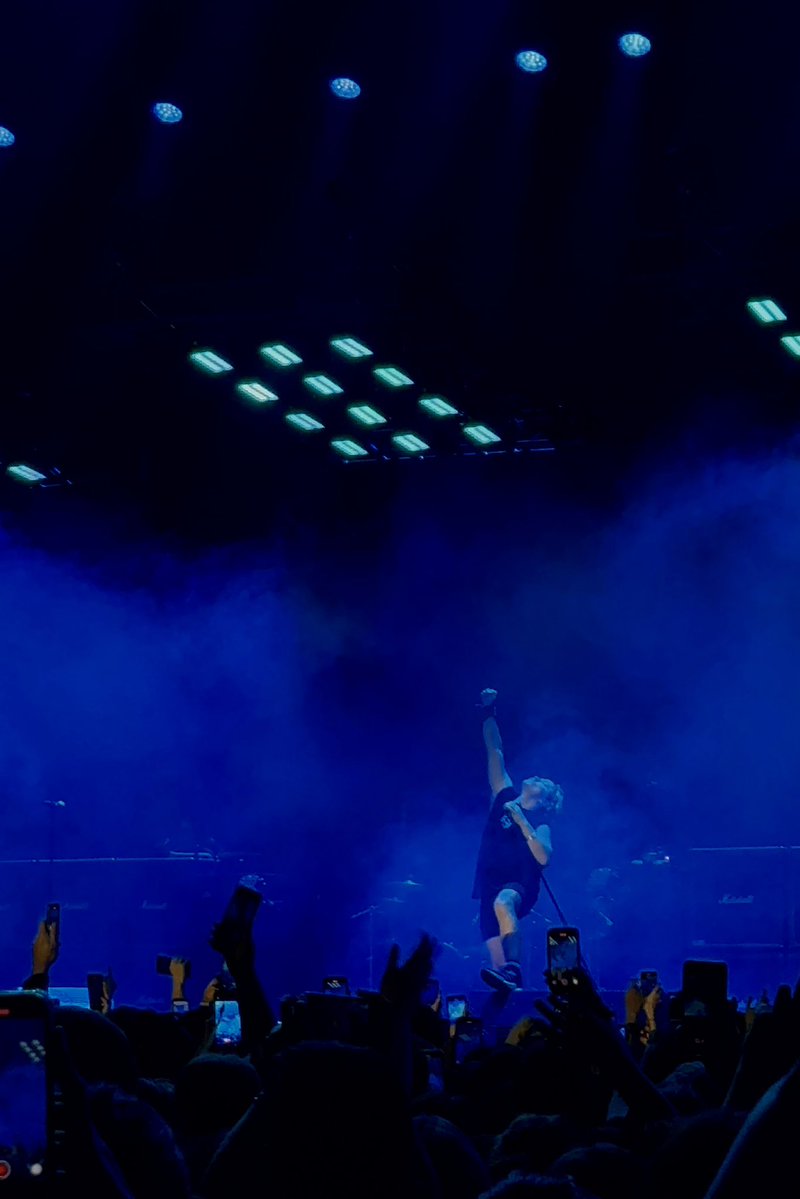 cata,ENCERRADA EN EL PLACARD EN VELEZ EL 23/5 tweet media