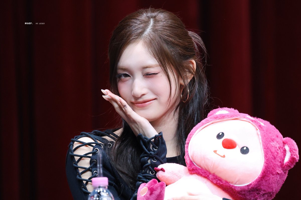 260308 #IVE #아이브 #LEESEO #이서 #イソ <a href="/IVE_twt/">IVE</a>