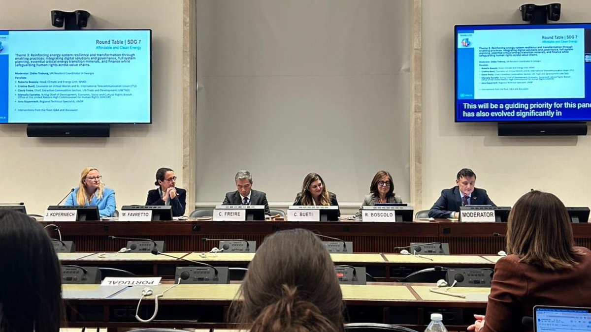 GENetwork's tweet image. Discussing enabling dimensions of #SDG7 implementation, the panel of the 3rd theme of the Peer-Learning Roundtable explores topics such as digitalization governance, full system planning, essential critical energy transition minerals, &amp;amp; finance while safeguarding human rights.