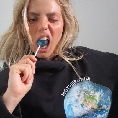 dakota ★ tweet media