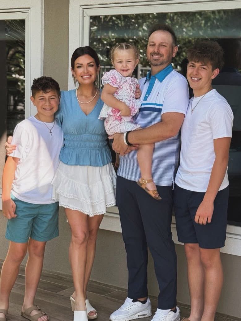 Bdrumm_OUI's tweet photo. Happy Anniversary to the love of my life, my better half &amp; the one that keeps me going, @AMYMBO12! 

Nearly 15 years together &amp; not one second have I thought anything other than how lucky me &amp; kiddos are! We are so blessed! 

Here’s to 15 more X THREE! 

Love you, Gorgeous! https://t.co/RFNFdx6vRN
