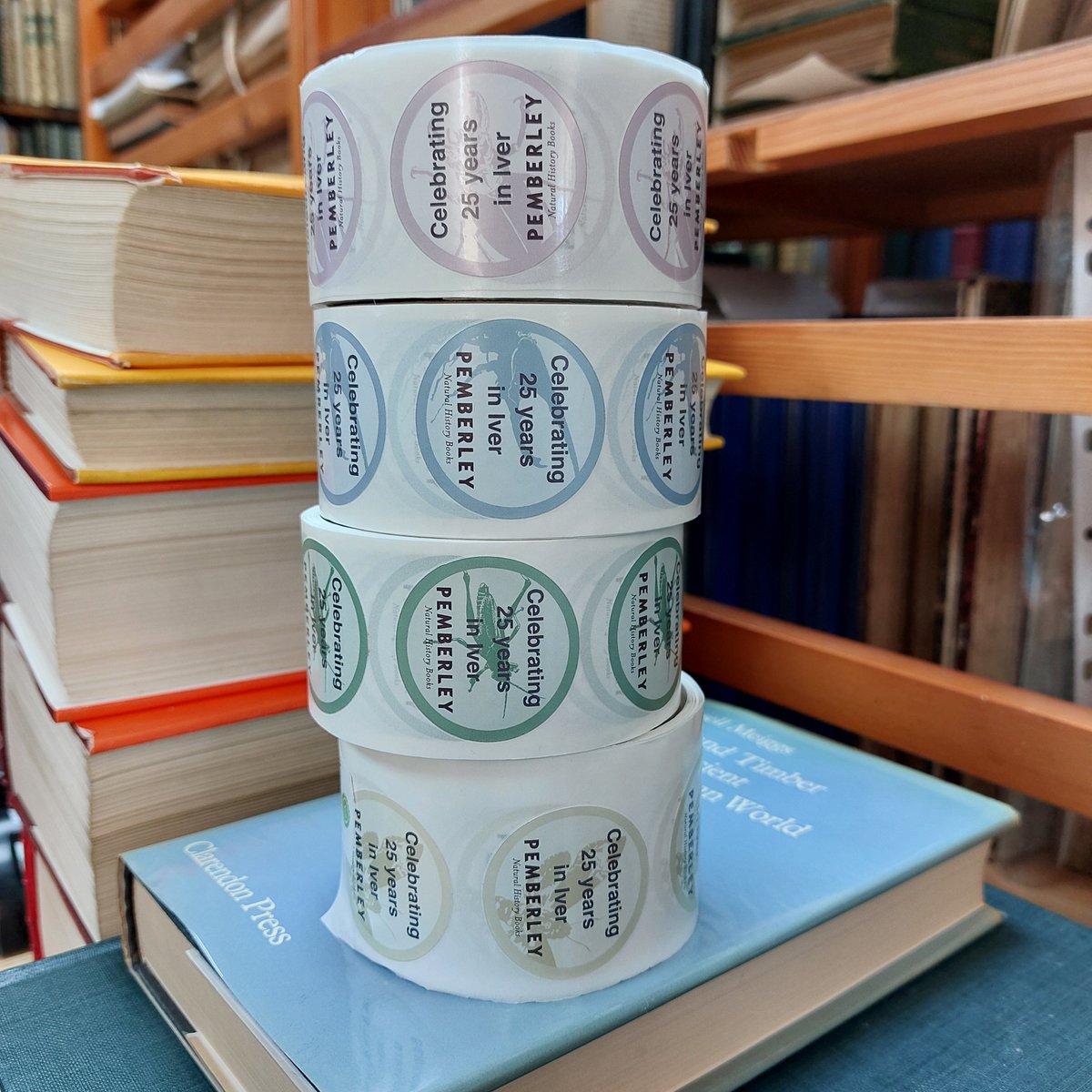 PemberleyBooks's tweet image. We've got new free #goodies to carry on the festivities of our 25th anniversary in #Iver🥳
Order now to secure your exclusive, limited-edition merch!

#PemberleyBooks #FreeGoodies #ExclusiveMerch
