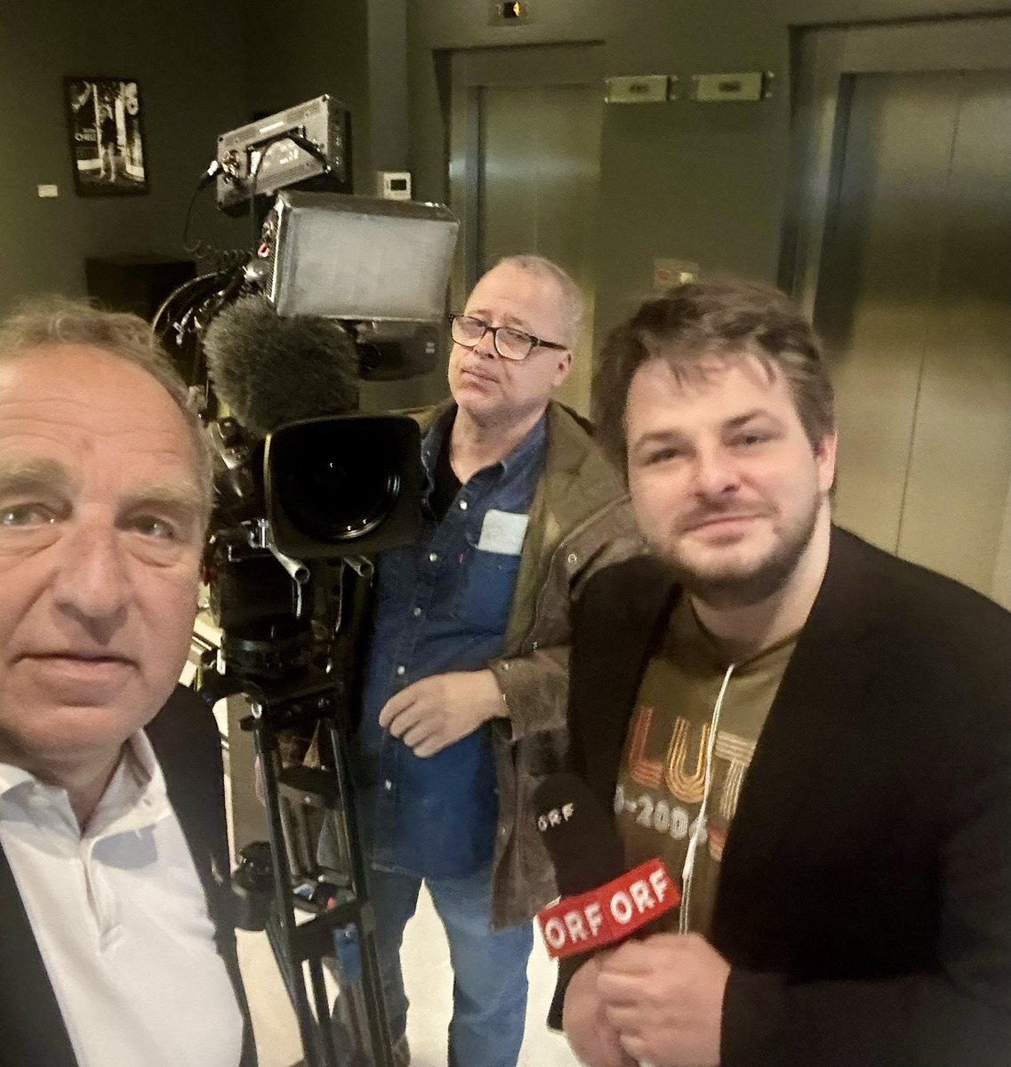 HofmannAviation's tweet photo. #CEOinterview with Michael O‘Leary from the Ryanair Group. Michael O’Leary said long-term planning is getting harder for the ULCC because of the current geopolitical situation and fuel supply challenges within Europe.
Also today, #TVwork with ORF ZiB.
@Ryanair https://t.co/suMVcRDs5K