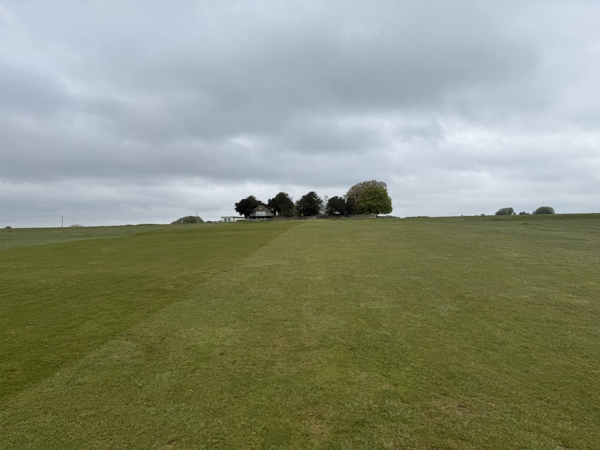 poshjohn's tweet photo. The team at the Old Course @MinchGolfClub doing a stunning job as always with the course looking great coming into a busy period. It was a cold one this morning cutting fairways but worth it. Turf quality improving through the hard work even with 650 cattle about to be released. https://t.co/OKoMnHijgL