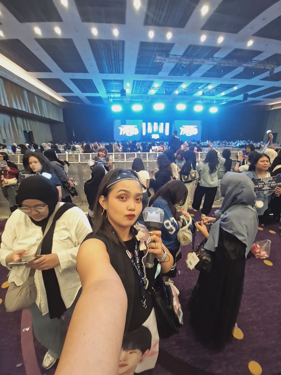 ⋈ niyar disamperin jooheon! tweet media