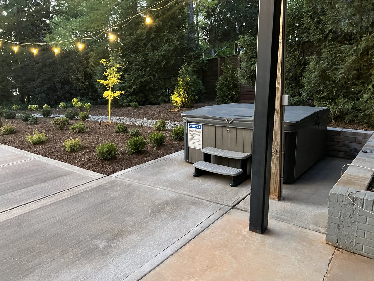 ResortGetaway's tweet image. NEW landscaping! Enjoy the lake view including a fire pit, bocce ball court and indoor detached 600+ sf game room.  Vacation Rental Home Details: staylakenorman.com/rentals/blue-h… #vrbo #vacationrental #airbnb #lakenorman #lakevacation