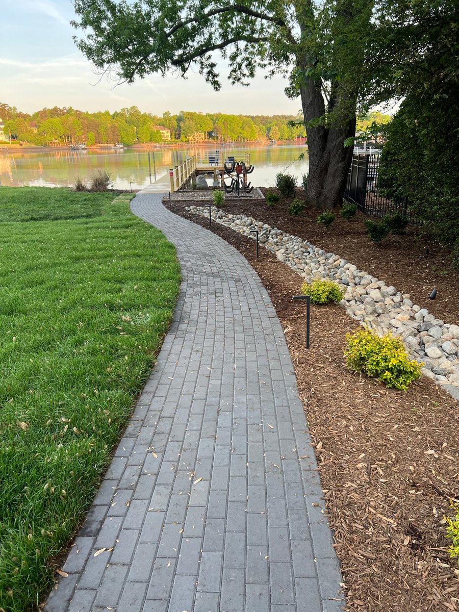 ResortGetaway's tweet image. NEW landscaping! Enjoy the lake view including a fire pit, bocce ball court and indoor detached 600+ sf game room.  Vacation Rental Home Details: staylakenorman.com/rentals/blue-h… #vrbo #vacationrental #airbnb #lakenorman #lakevacation