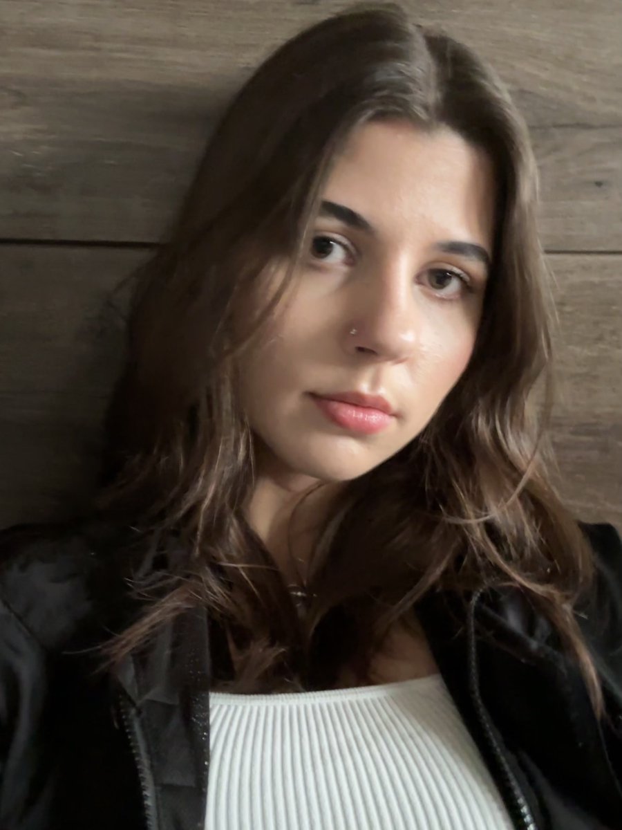beomihe's tweet image. shaky selfies are a vibe ok

#MOASelcaDay #MOASD #MSD #BEOMGYU #TXT #TOMORROWXTOGETHER