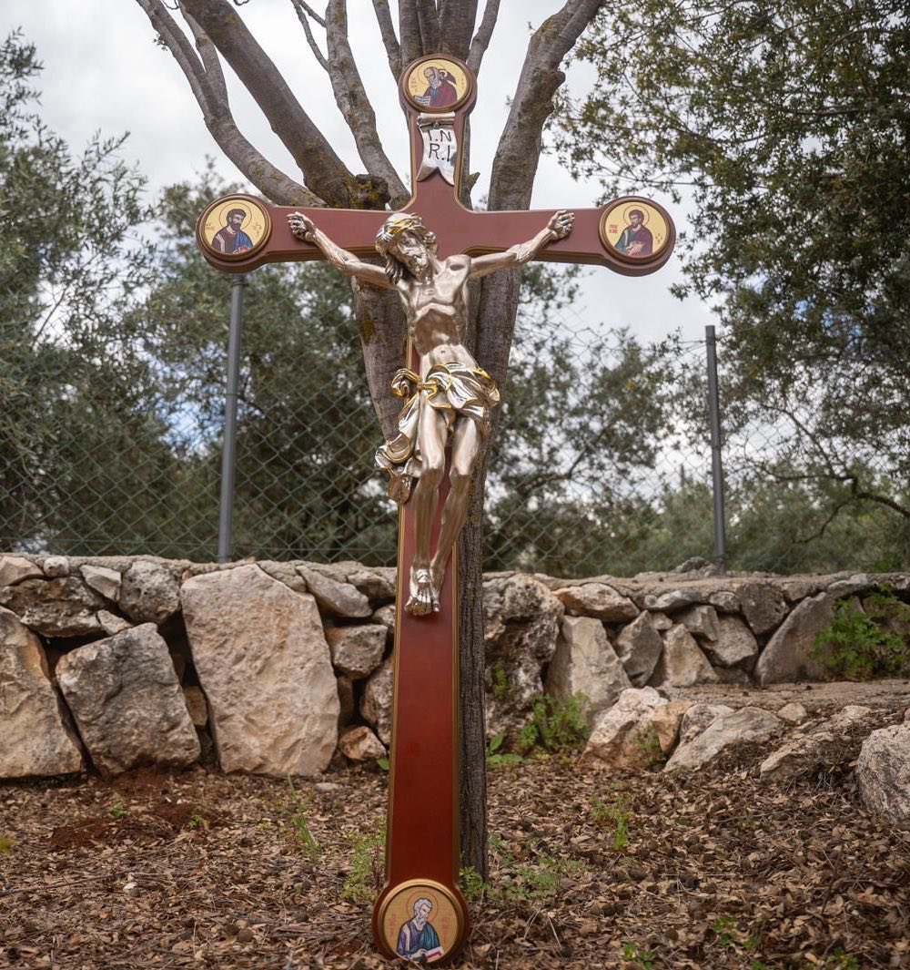 The Israel Defense Forces replaced the damaged crucifix with another crucifix in southern Lebanon after one of its soldiers was seen desecrating it.

Image: IDF