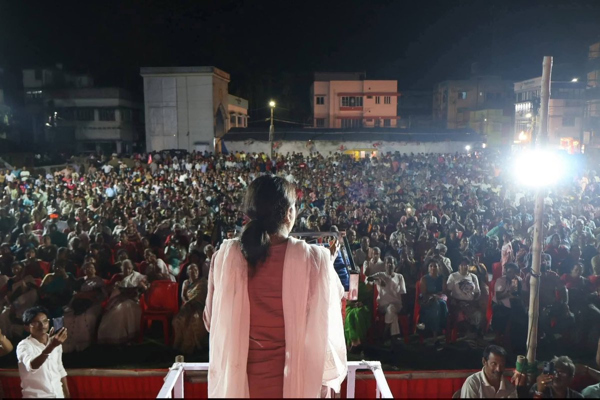 awadheshcpim's tweet image. पश्चिम बंगाल में वाम समर्थित सीपीआई(एम) उम्मीदवारों के पक्ष में चुनाव प्रचार। 

बंगाल को बचाने के लिए, चौमुखी विकास के लिए CPI(M), वाम समर्थित उम्मीदवारों के पक्ष में मतदान करें।

#BanglaBachao #CPIM #LeftAlternative #WestBengalElection #Election2026