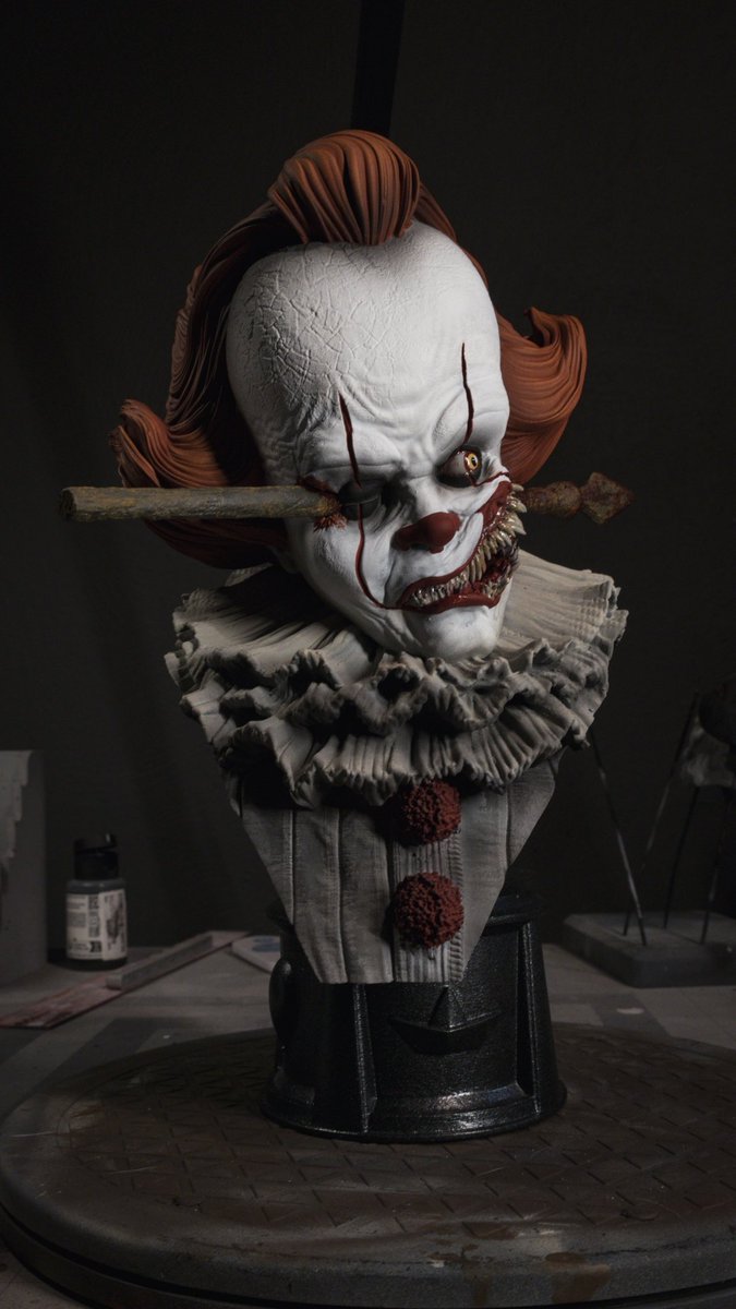 tmhough018's tweet photo. 1:2 Scale Pennywise Bust
#ItChapterone #Pennywise #Horror https://t.co/OVF99yWWHn