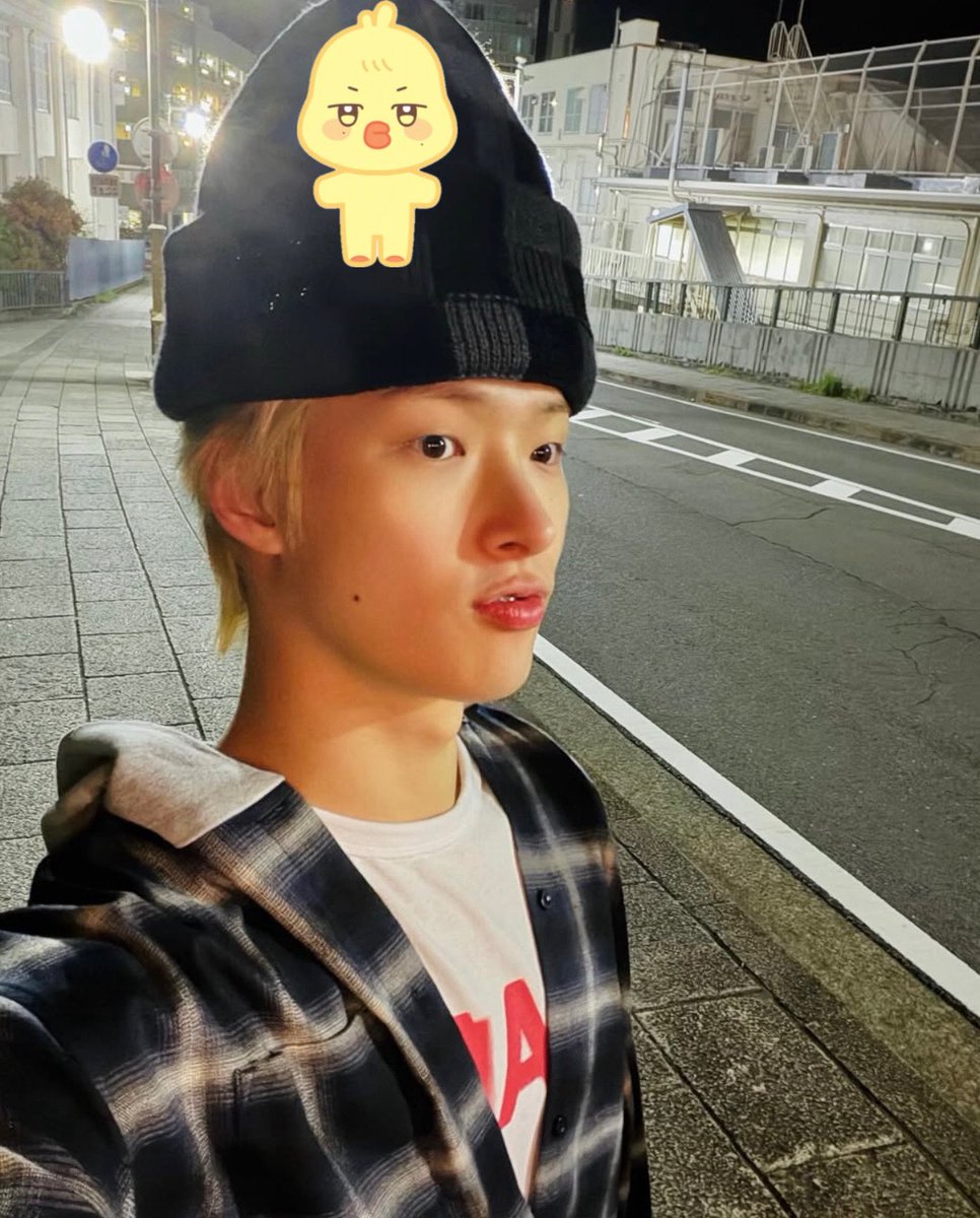 F⋆˚✿˖° tweet media