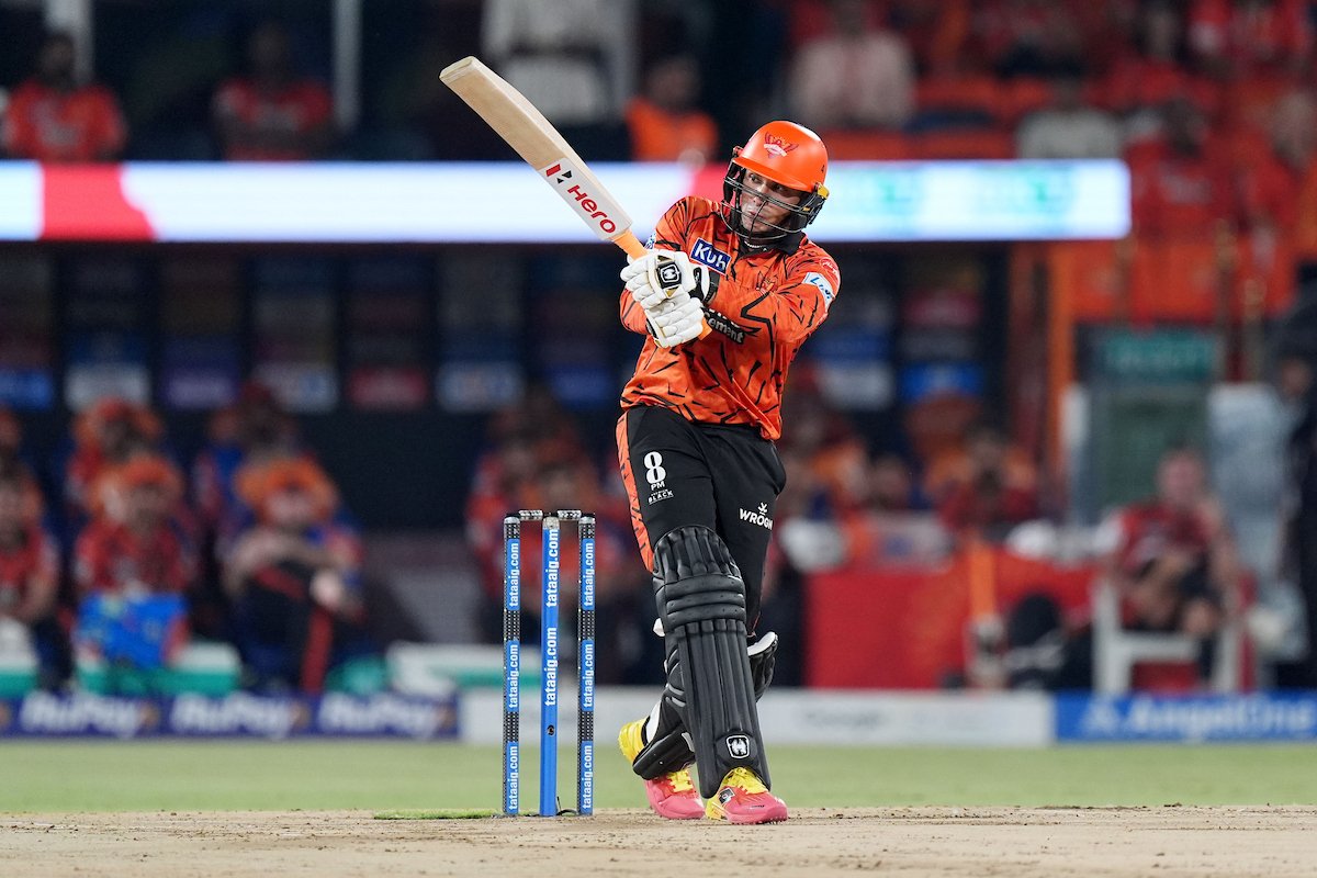 memer_baba99's tweet photo. Abhishek Sharma has just hit a 25-ball half-century 🔥

Fun Fact: It's his slowest T20 fifty in Hyderabad 🙃 https://t.co/wjB4rbYHz9