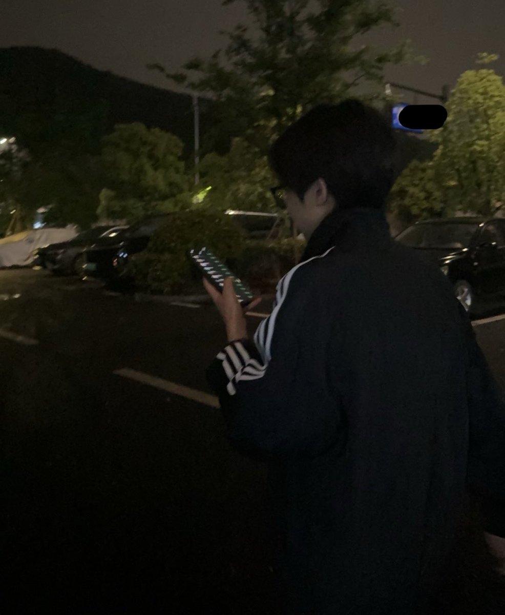 xscdbx2sm's tweet photo. 真的很像体育生 是不是拉拉都喜欢穿阿迪 https://t.co/LIYtSXxJTu