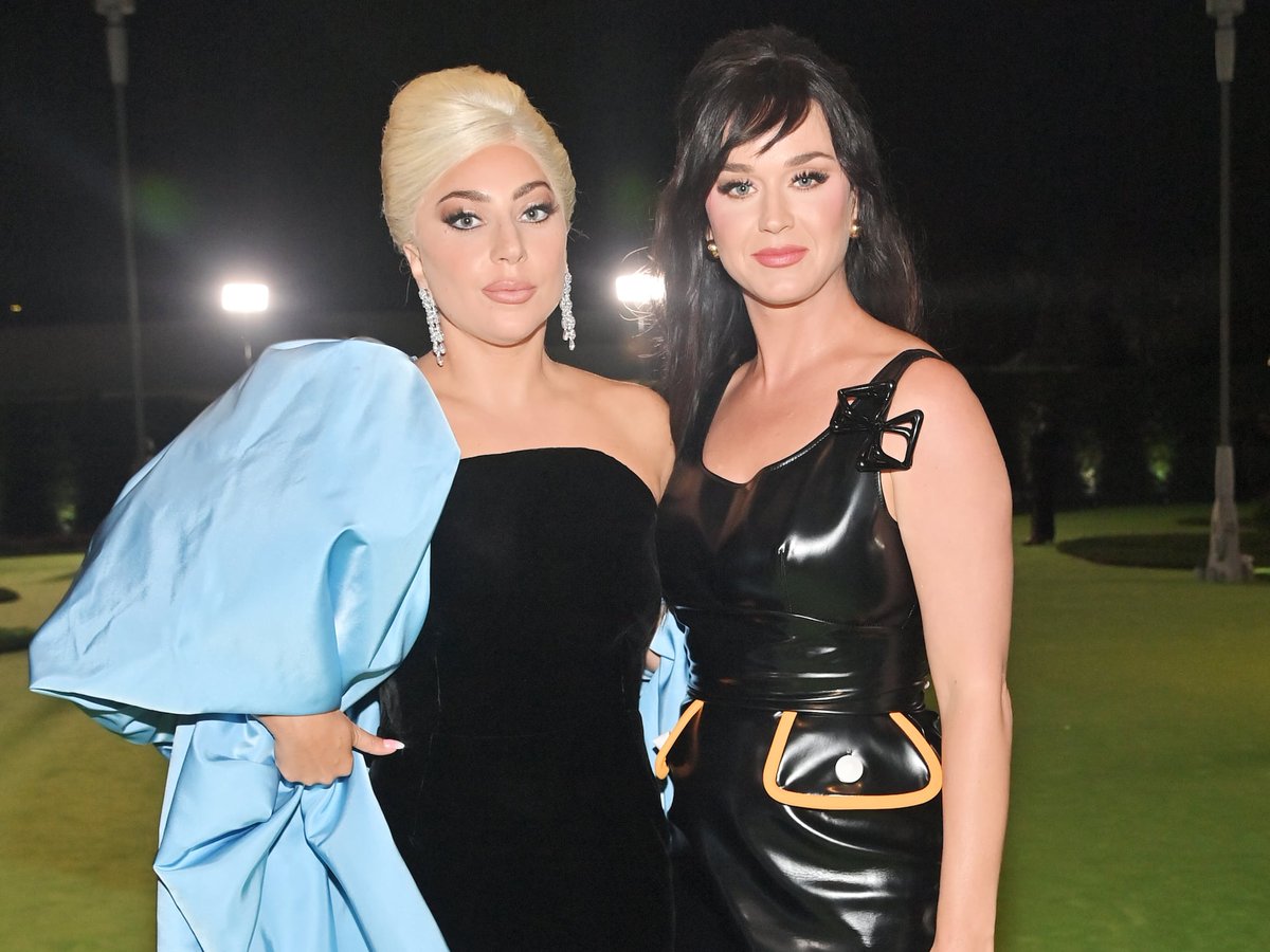 LG Pink Is A KILLAH! 🔪 tweet media