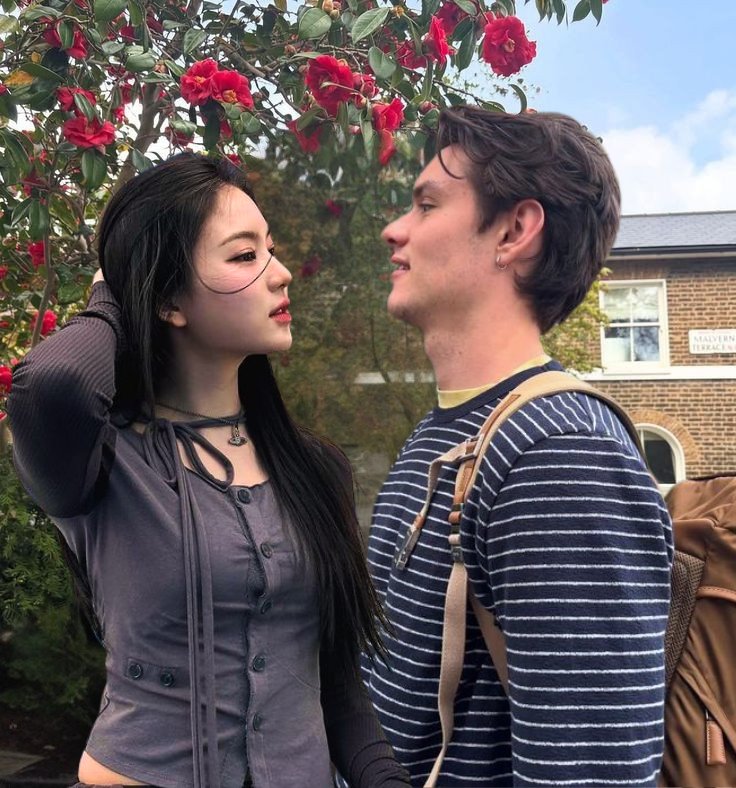 𝑳𝑶𝑼𝑰𝑺 tweet media