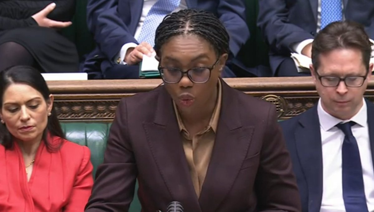 OghamTheBold's tweet image. Zionist Labour Together with deeply depraves "Her Majesty" Queen Elizabeth of UK poverty did knowingly frustrate the course of justice and cover-up high treason of Prince Andrew and did corrupt the PM (Process Man) known to police as the serial liar Prime Minister of London 🌻🍉