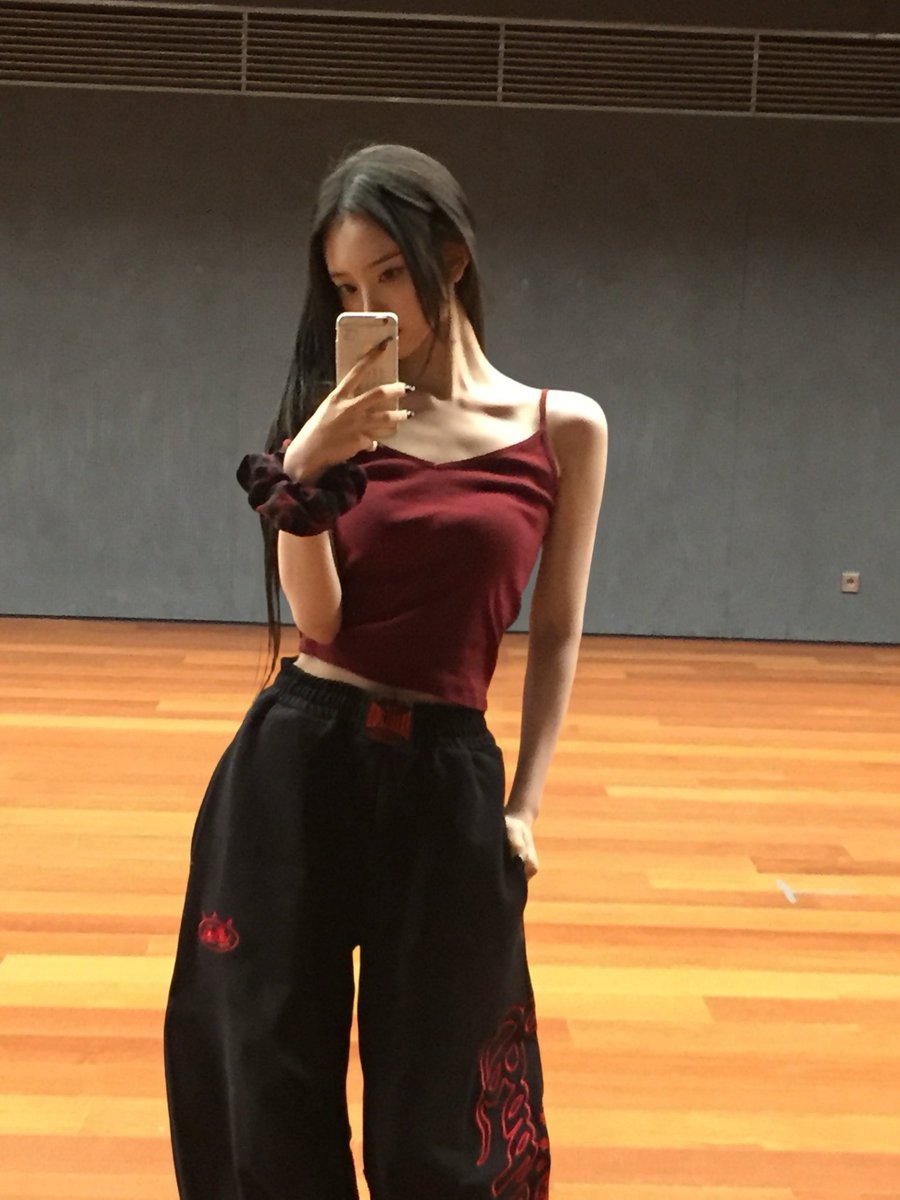 leesol tweet media