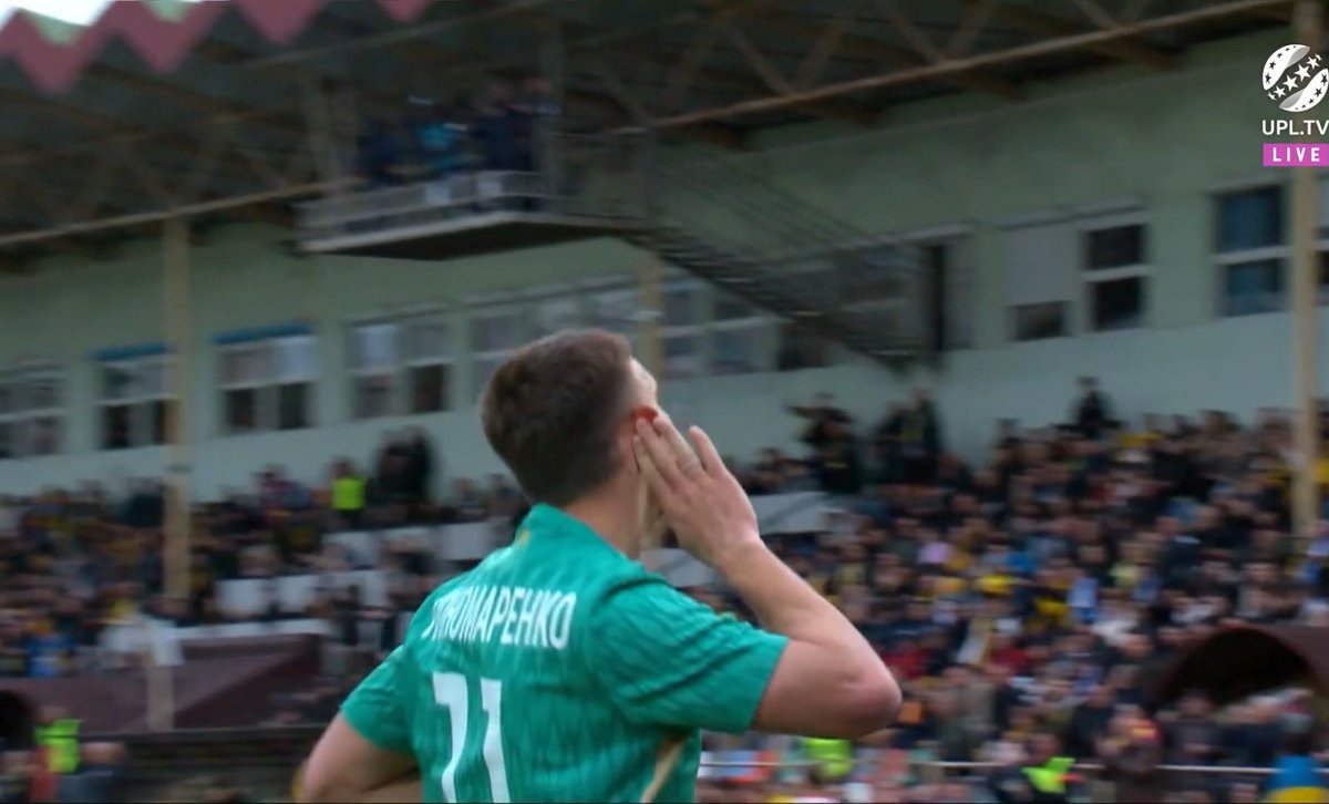 марі tweet media