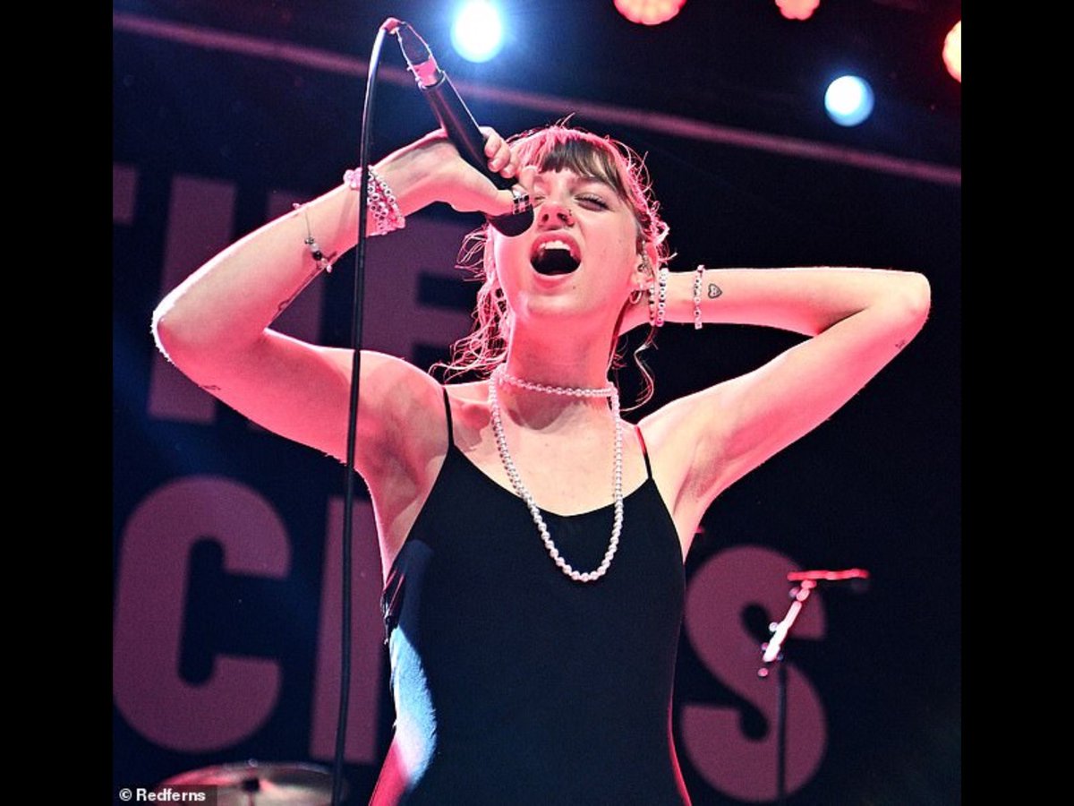 TheNorskaPaul's tweet image. For some strange reason the hapless #Labour Business Secretary @peterkyle has awarded taxpayers’ money to anti-capitalist singer Chloe Slater.

Last year she released a song accusing his boss of using ‘Great British taxes’ to fund ‘war crimes’ - in the song ‘War Crimes’ – as ‘an