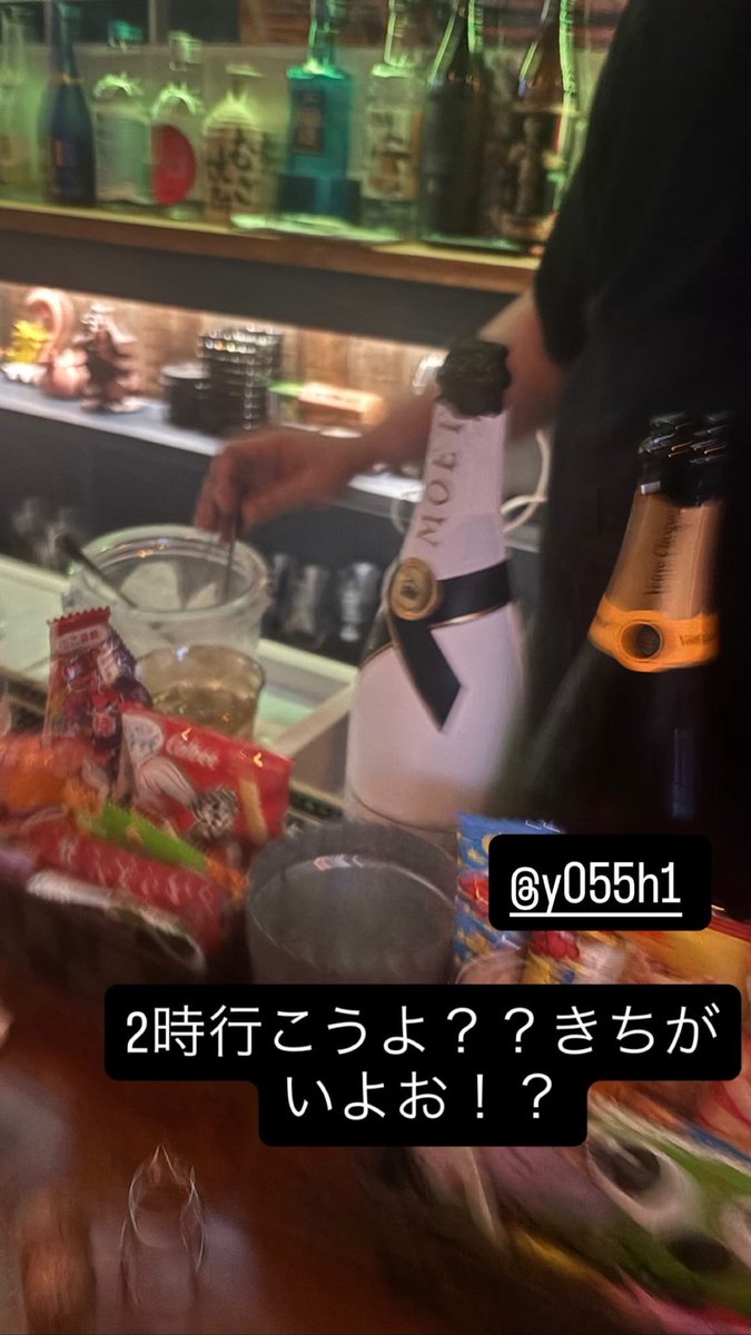 Y055h1's tweet photo. 沖縄まとめ③
久しぶりのゲイバーでテンアゲwww https://t.co/SYTaXfZuX3
