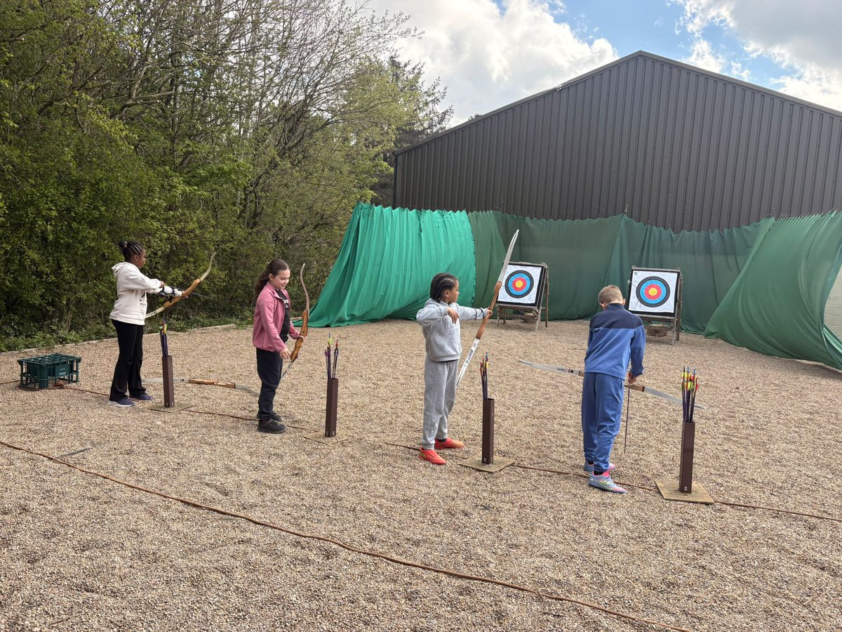 Roundhay Year 4 tweet media