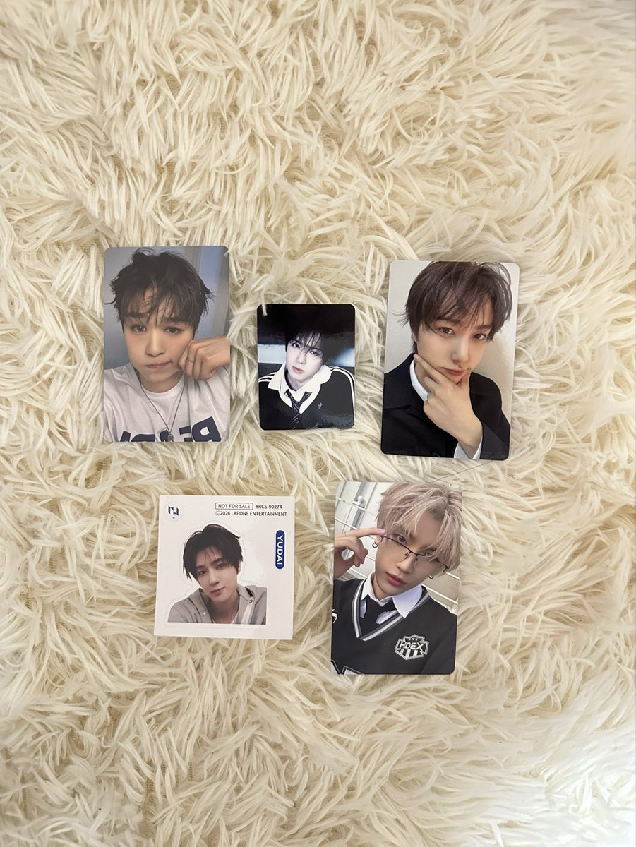 ななな tweet media