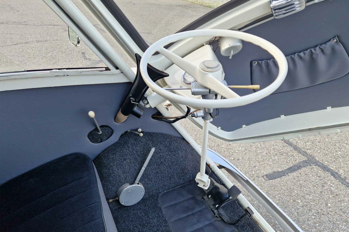 LienhardRacing's tweet photo. 1959 BMW Isetta 300
Seltene Dreirad-Variante mit Geburtsurkunde BMW. „Knutschkugel sucht neues Zuhause: Ein Lächeln auf drei Rädern.“
CHF 22'000.–

©by Lutziger Classic Cars, 8962 Bergdietikon https://t.co/XvdvTu48Bc