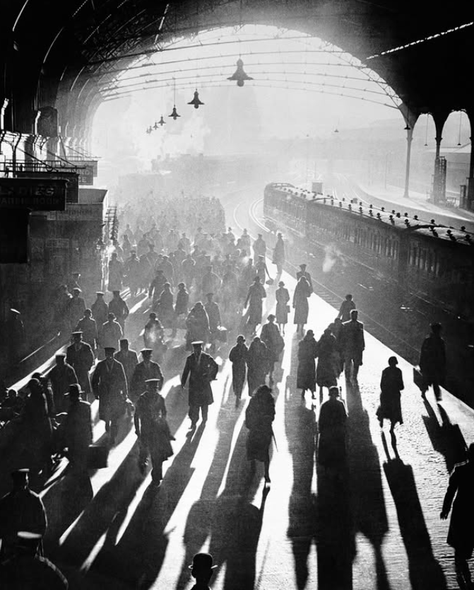 Lost___London's tweet photo. Victoria Station, London

📷️: Bettmann https://t.co/aSWFohkZ0J