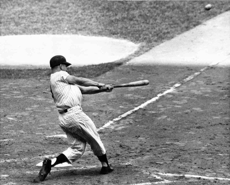 baseballinpix's tweet photo. Roger Maris follows through on the swing that made history with home run number 61 of the season, 1961. https://t.co/im0t4uBt3H