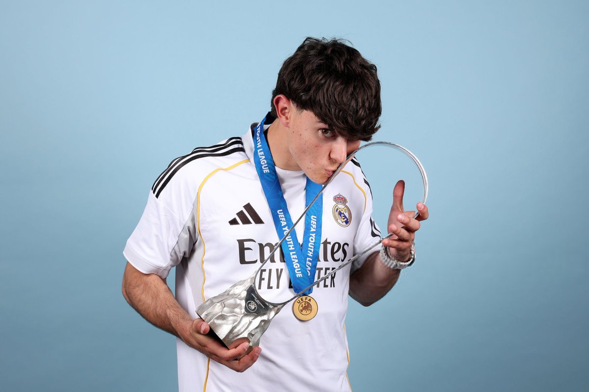 HQpcrt's tweet image. Carlos Díez #RealMadrid #UYL