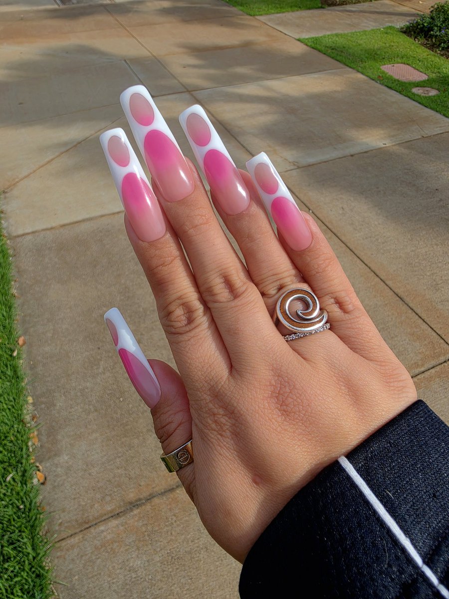 Courtney 🌺 tweet media