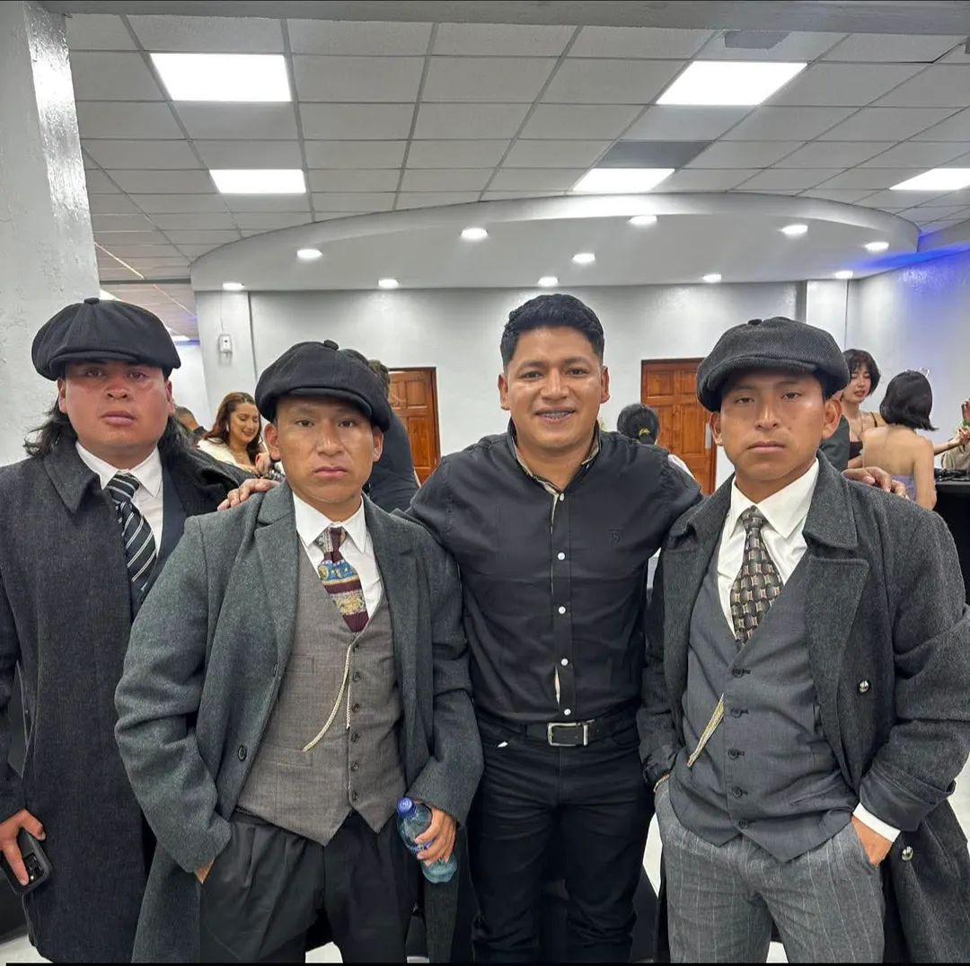 Rolaredo09's tweet photo. Los Triqui Blinders 🤣 https://t.co/fdthH4vA3U